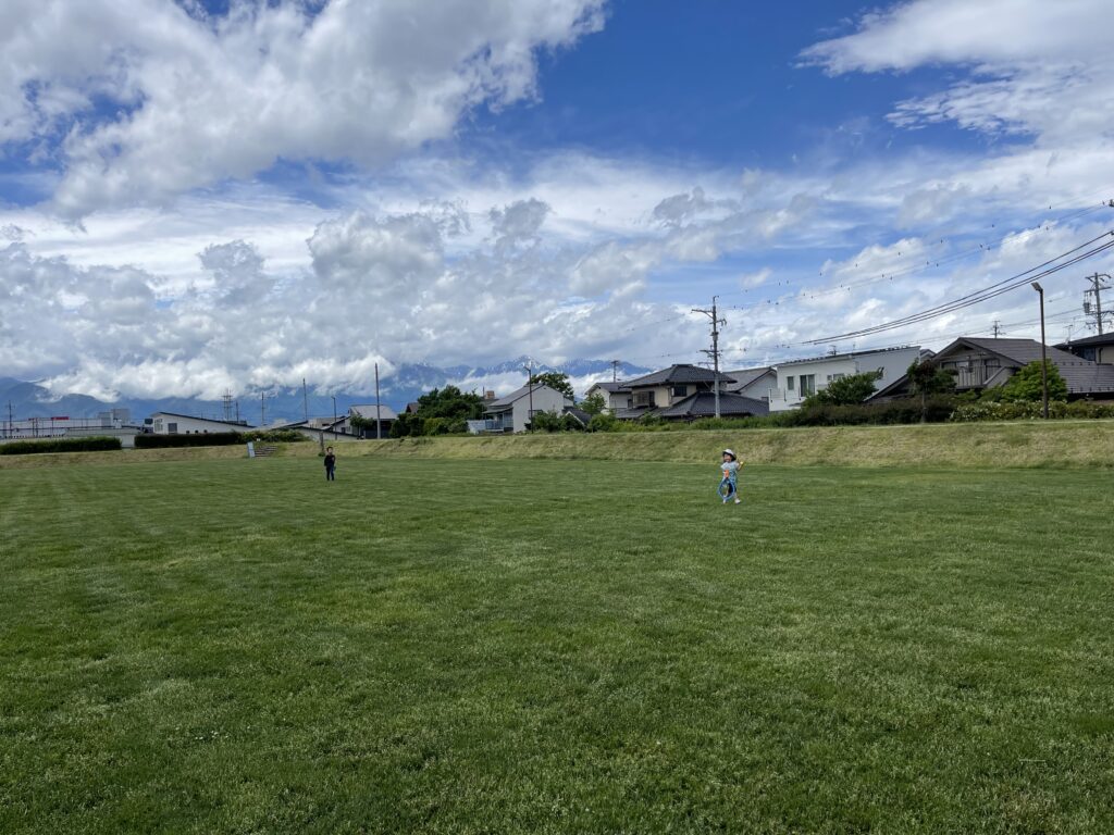 あがた運動公園 芝生広場